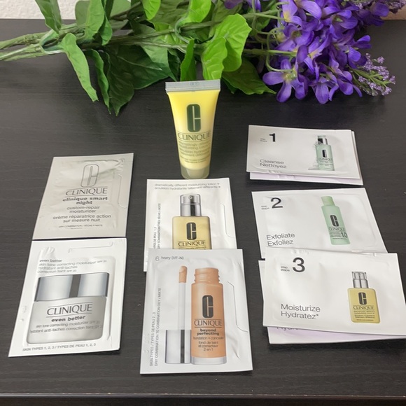 Clinique Skincare Bundle & Sampler - Picture 9 of 9